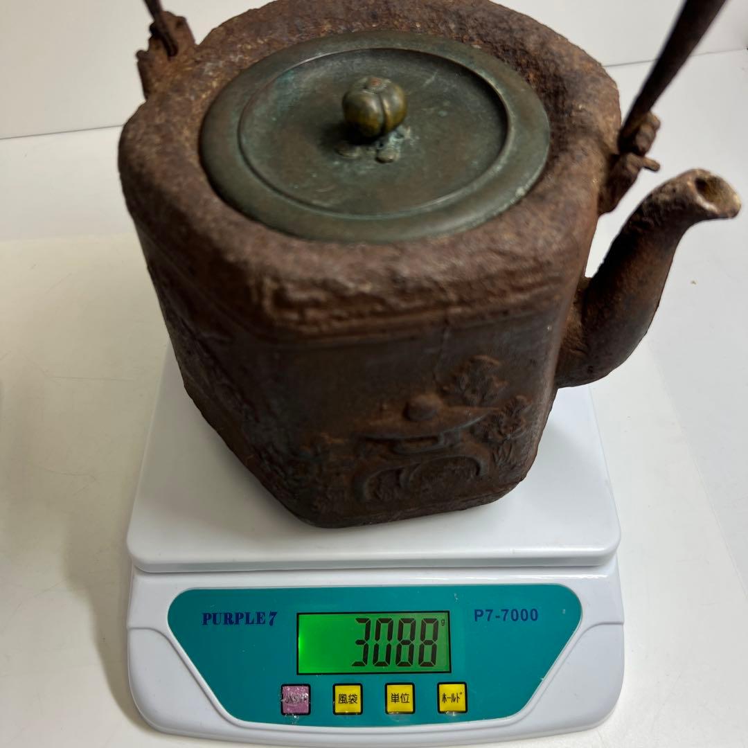 名人大國寿朗 在銘 花鳥風景画 大鉄瓶 3088g東キ8-0206☆1F トヒニ