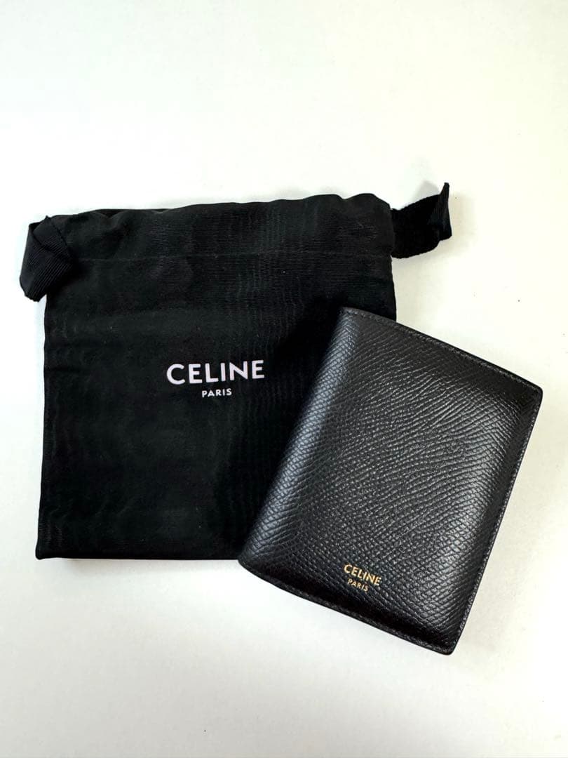 ち*い様 【美品】 CELINE ブラックレザー 二つ折り財布 【レア】