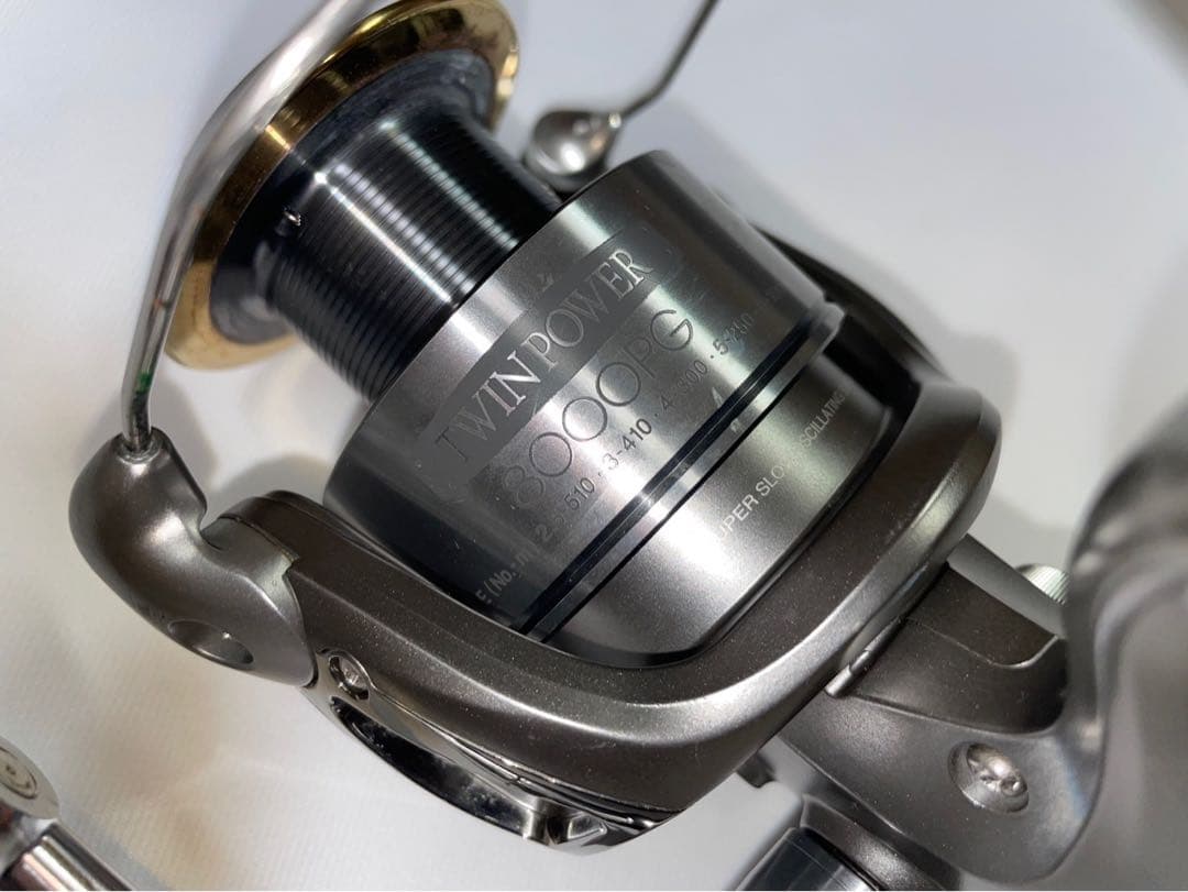 SHIMANO ツインパワー 8000PG リールポーチ付き 動作良好 引退出品