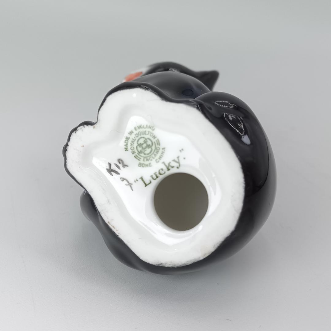 英国 ロイヤルドルトン Lucky Cat 黒猫 置物 フィギュリン 西洋陶磁