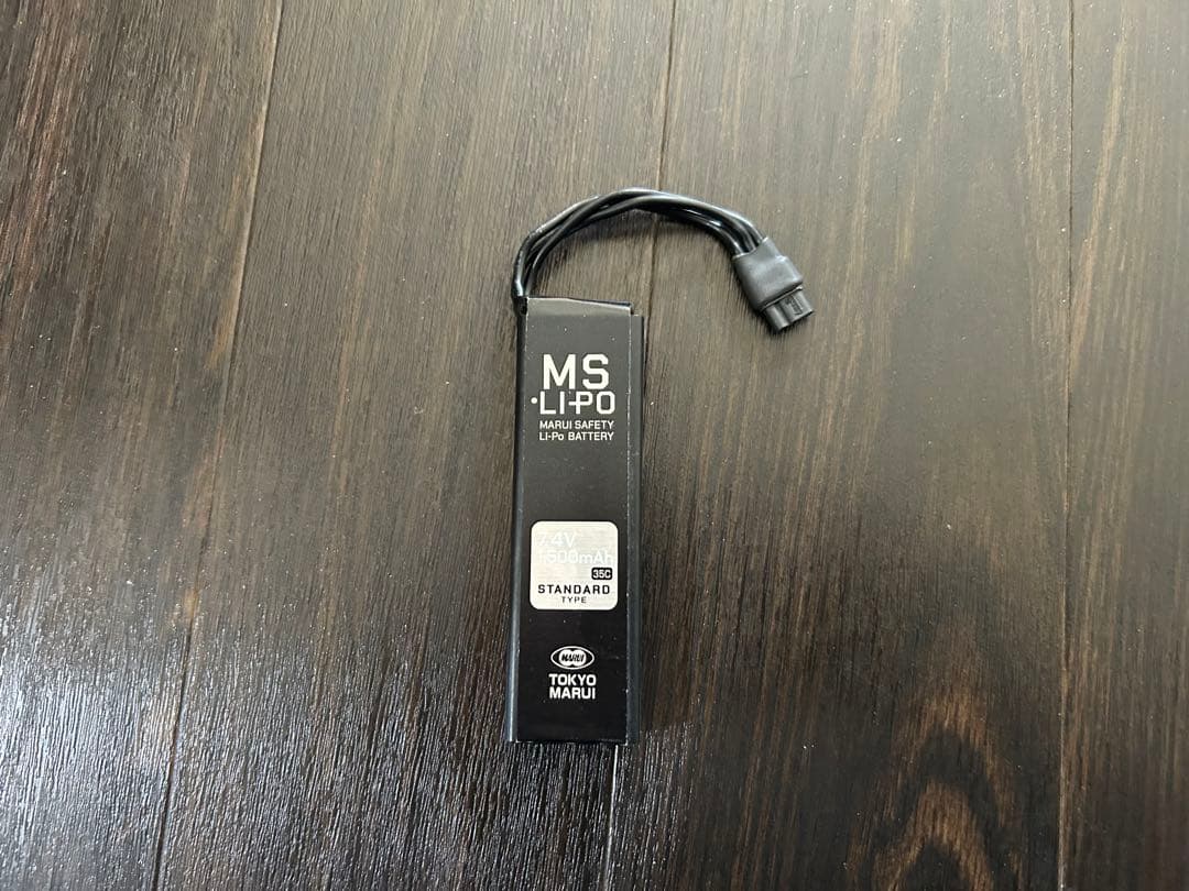 東京マルイP-90+ 電動ガン リポバッテリ、チェッカ、トレーサー、充電器付き