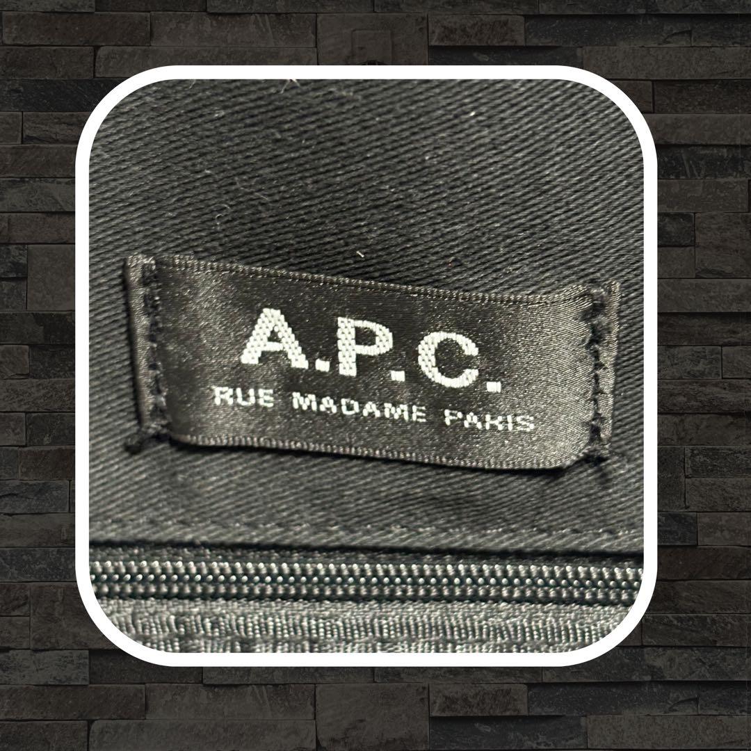 A.P.C. ナイロンボディバッグ BLK
