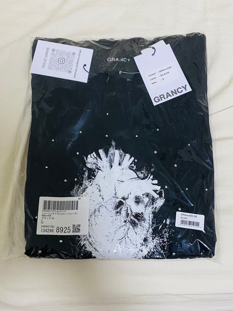 新品GRANCY シャーリングデザインラインストーングラフィックノースリーブT