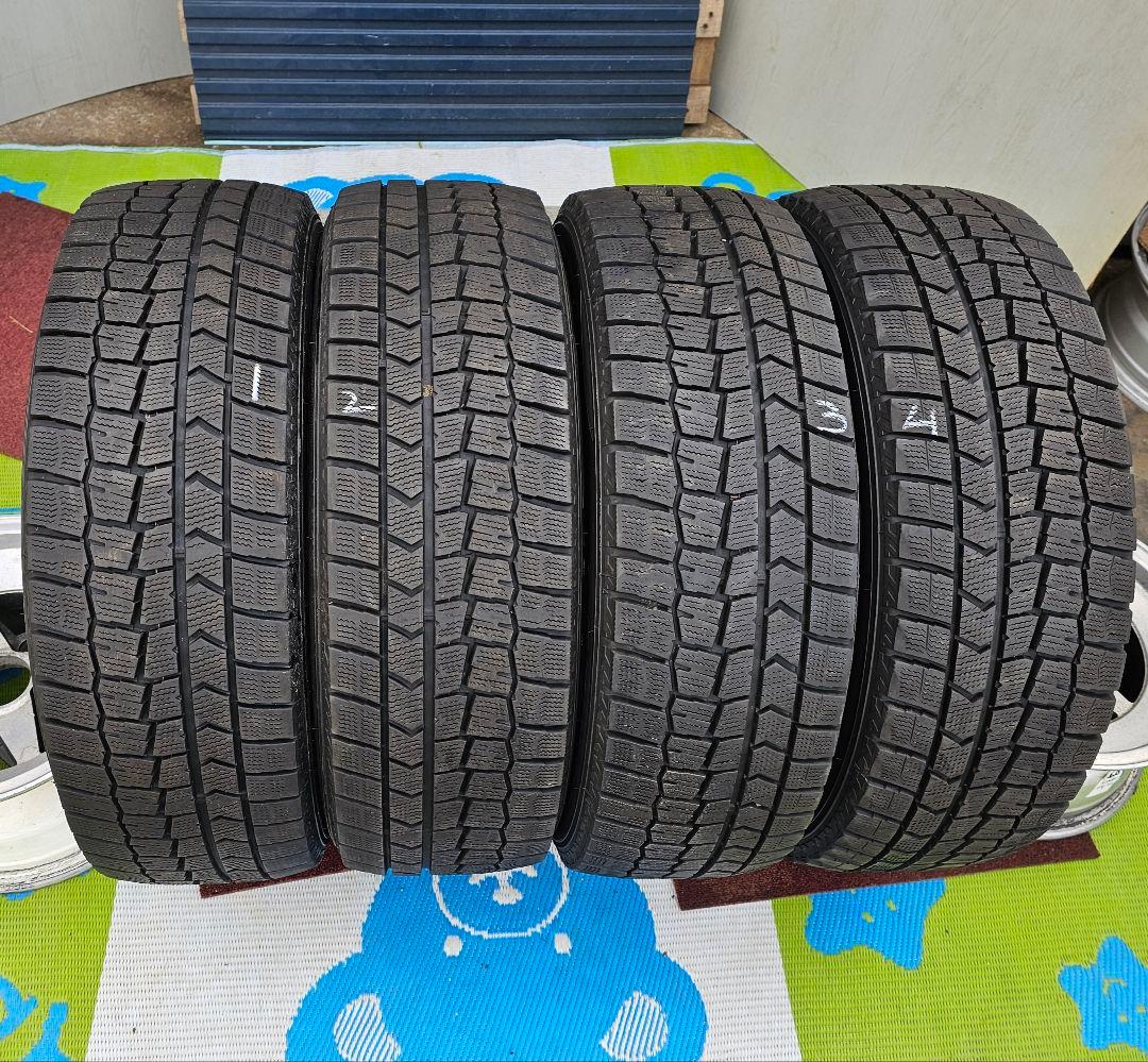 バリ溝17インチダンロップ WINTERMAXX WM02 215/60R17