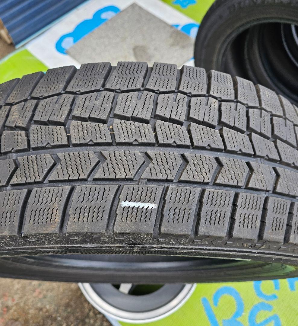 バリ溝17インチダンロップ WINTERMAXX WM02 215/60R17