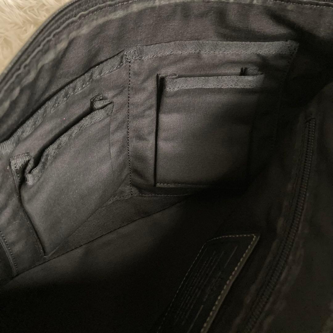 ＊B＊COACＨ　斜めがけショルダーバッグ　クロスボディ レザー　ブラック