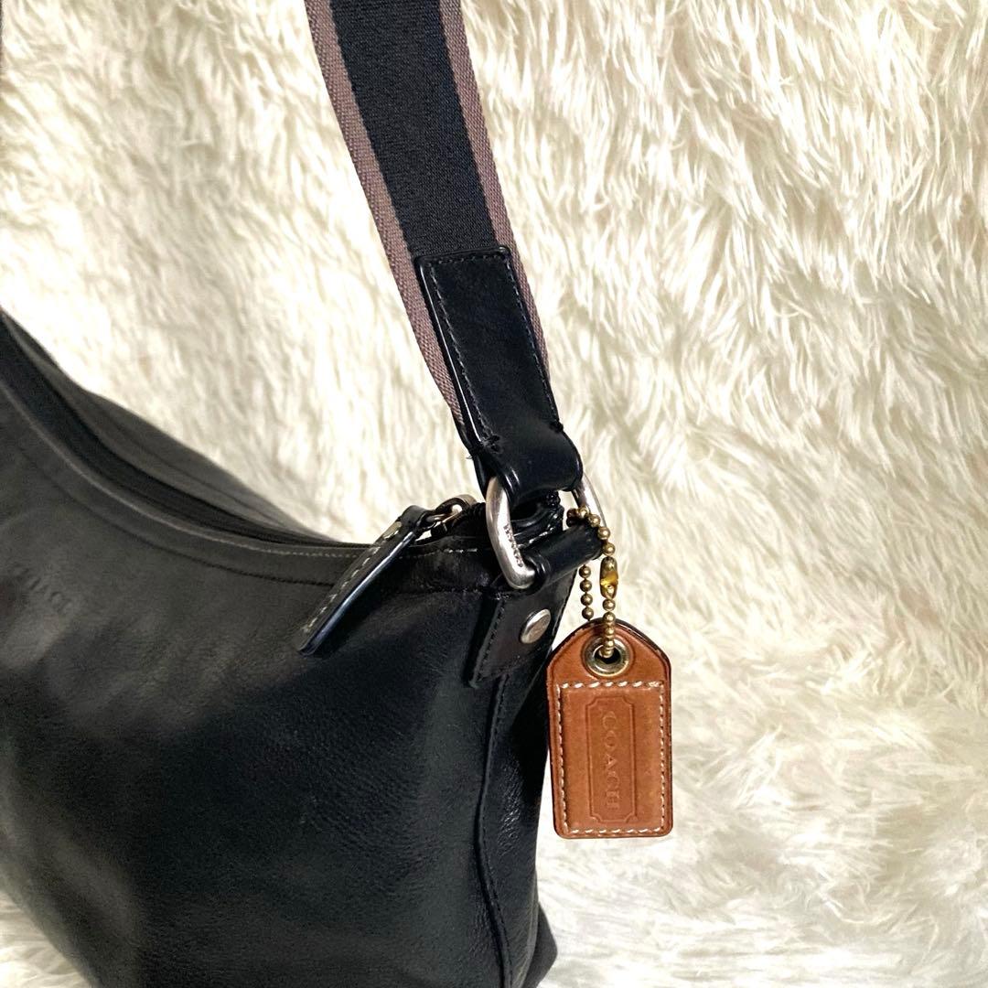 ＊B＊COACＨ　斜めがけショルダーバッグ　クロスボディ レザー　ブラック