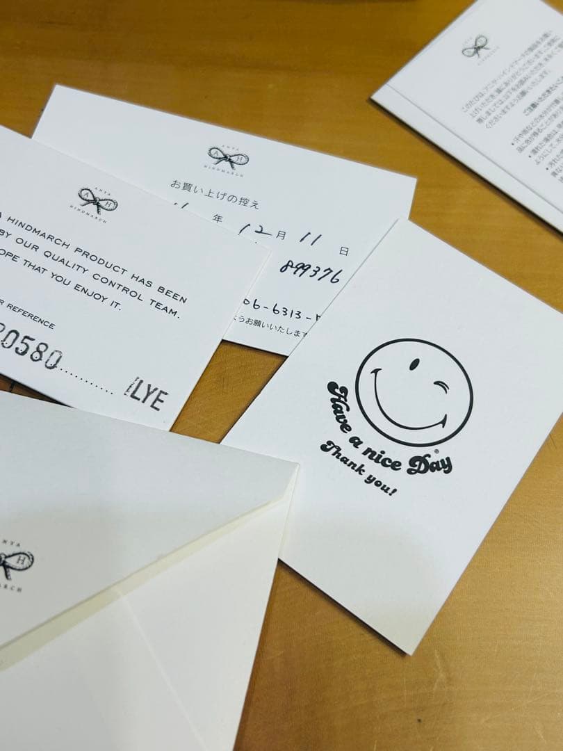 アニヤハインドマーチ　スマイリーフェイス キーホルダー チャーム　スマイル