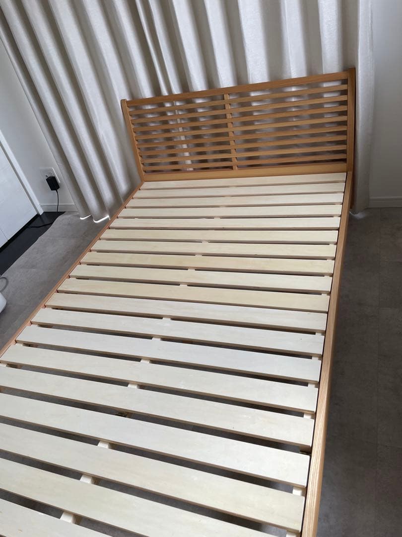 木製セミダブルベッドフレーム