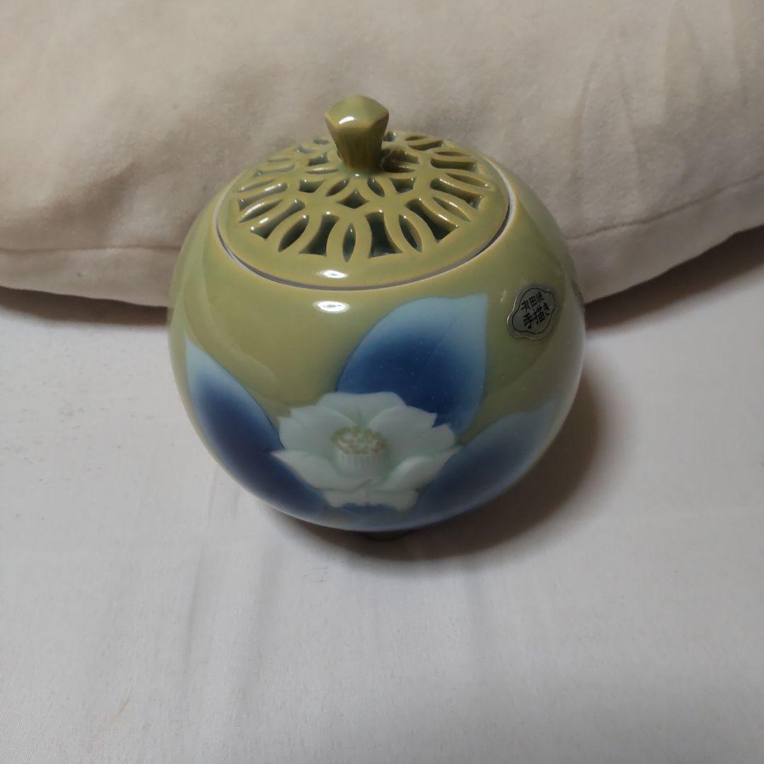 有田焼香合 椿 手描き