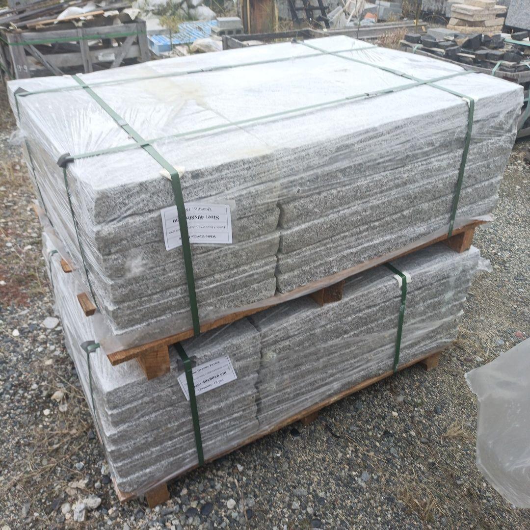 ベトナム産白敷石五面のみぎり仕上げ 400✕800✕60ミリ54枚セット