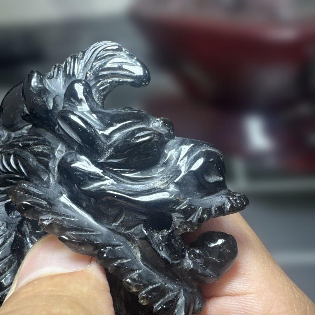 【高品質】山東省産 モリオン 龍彫刻 原石 台座付き　おまけあり