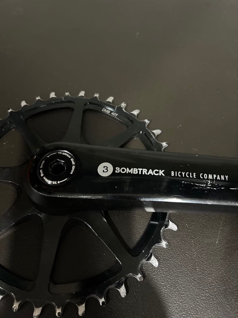 【BOMBTRACK クランクセット】SAMOX製　シングル用