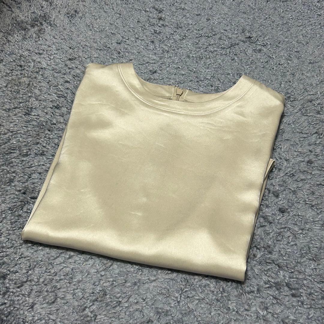 【美品】Whim Gazette ウィムガゼット／サテンTEEブラウス ベージュ