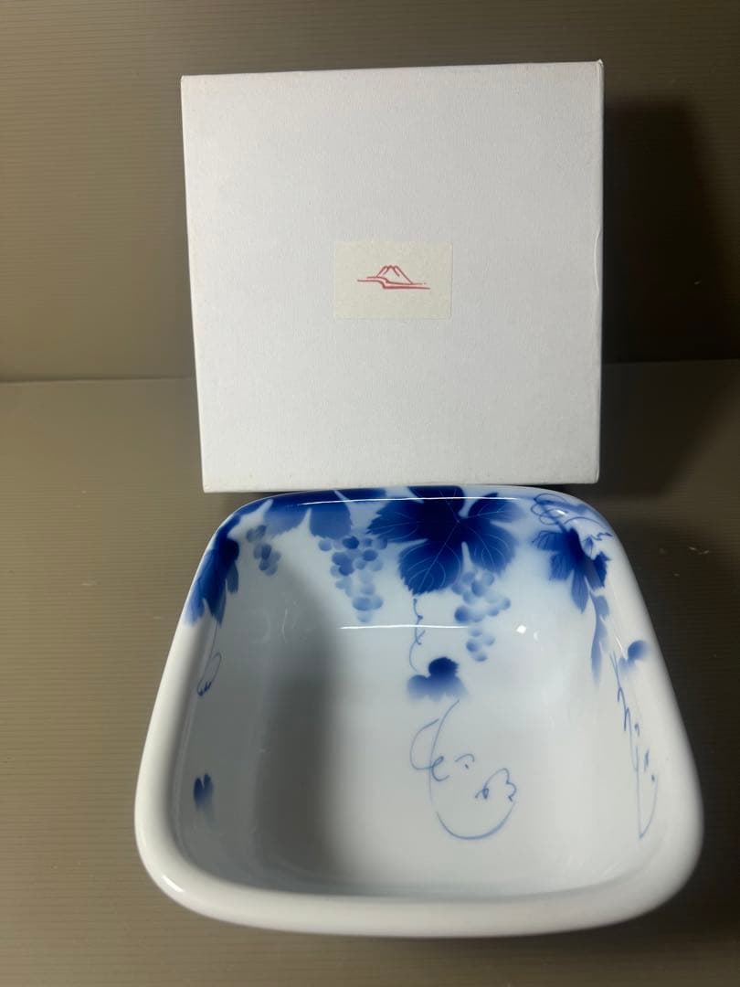 2562 深川製磁　ブルーワイナリー　角鉢　未使用
