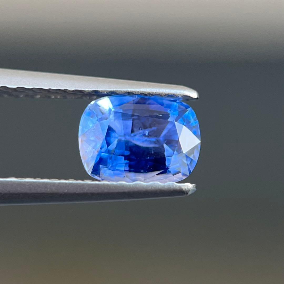 スリランカ産加熱天然ブルーサファイアルース