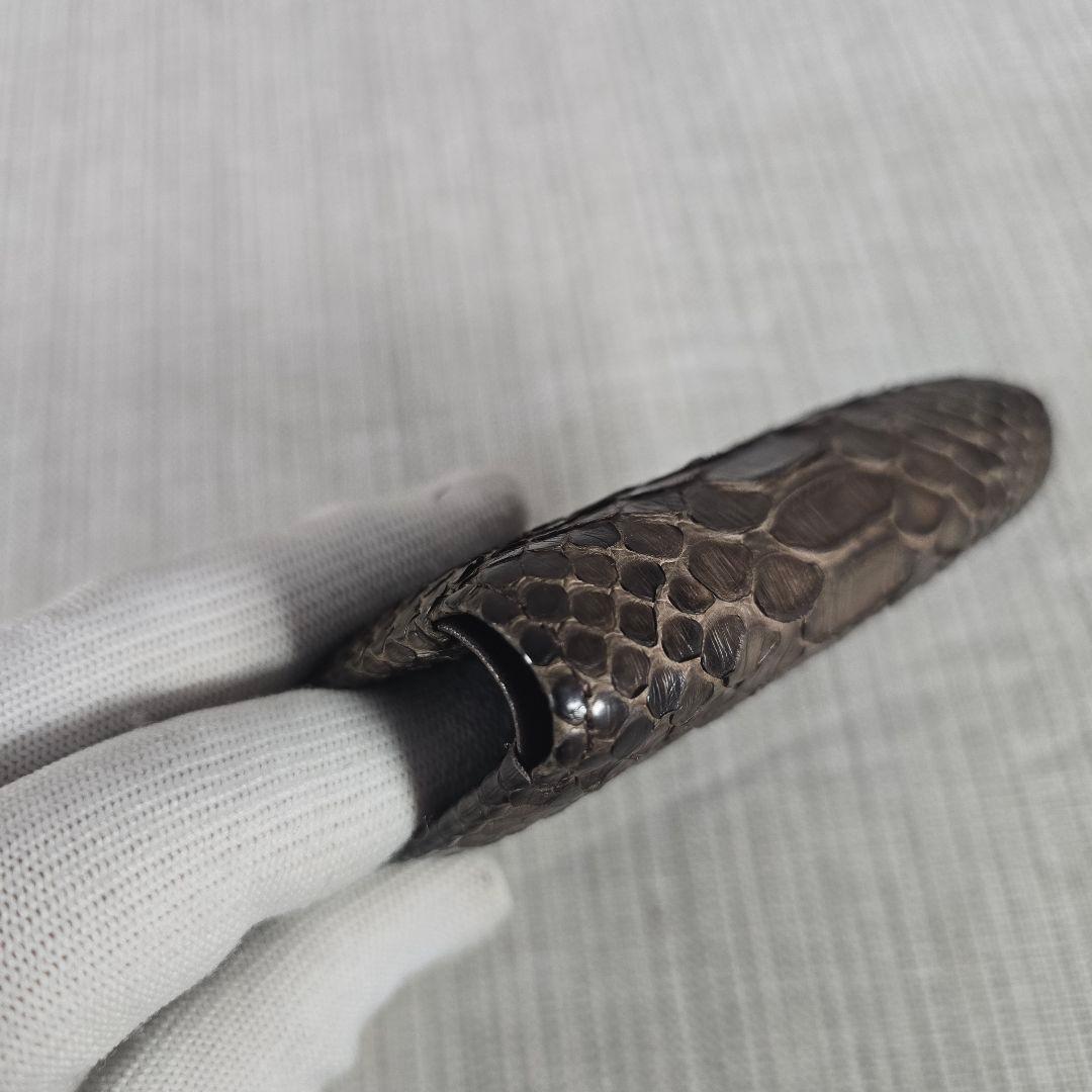 VERSACE　ヴェルサーチ　パイソン柄　ヘビ革　二つ折り財布　折り財布