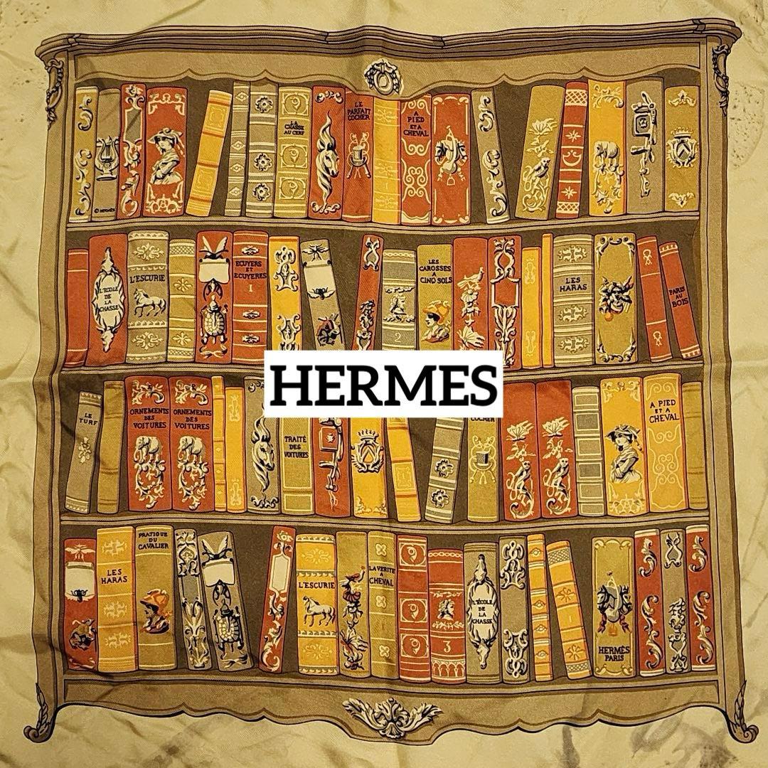 ★HERMES★エルメス ミニスカーフ カレ40 本 本棚 マスタードイエロー.