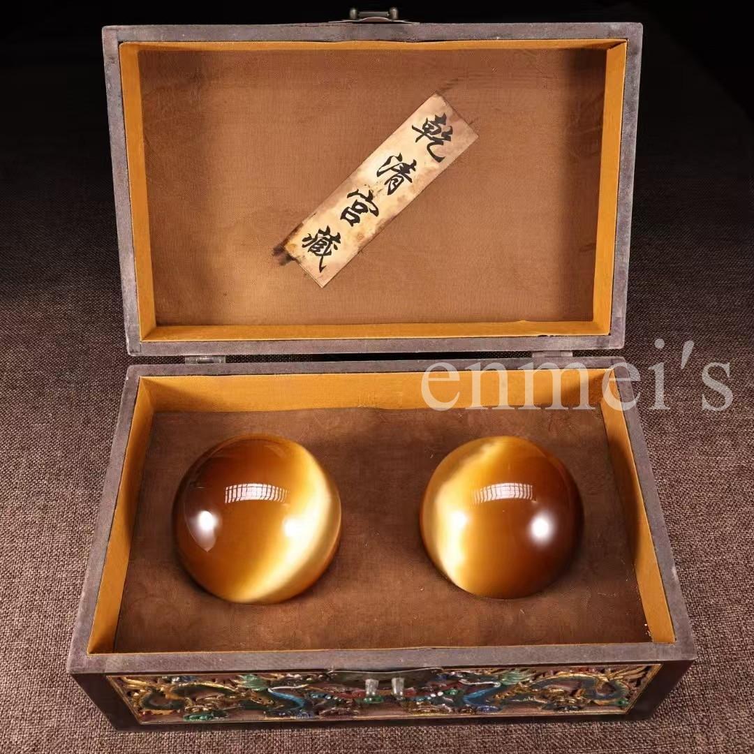中国古美術・旧収蔵品・珍しい黄色大猫眼石球セット・漆箱付・1.3kg・聚財置物