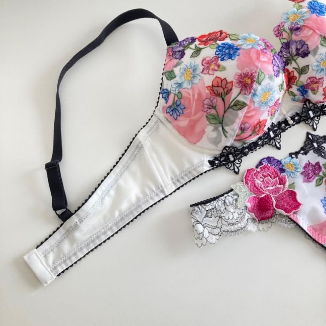 サルート　マイフェアレディ　D75/M　IV　60　フロントエックスブラ　ソング