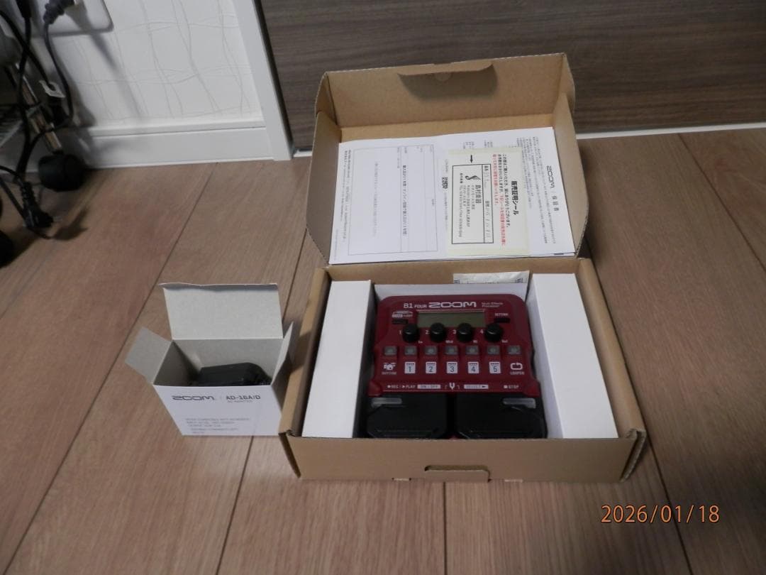 【新品未使用】ZOOM B1 FOUR【純正アダプター付】