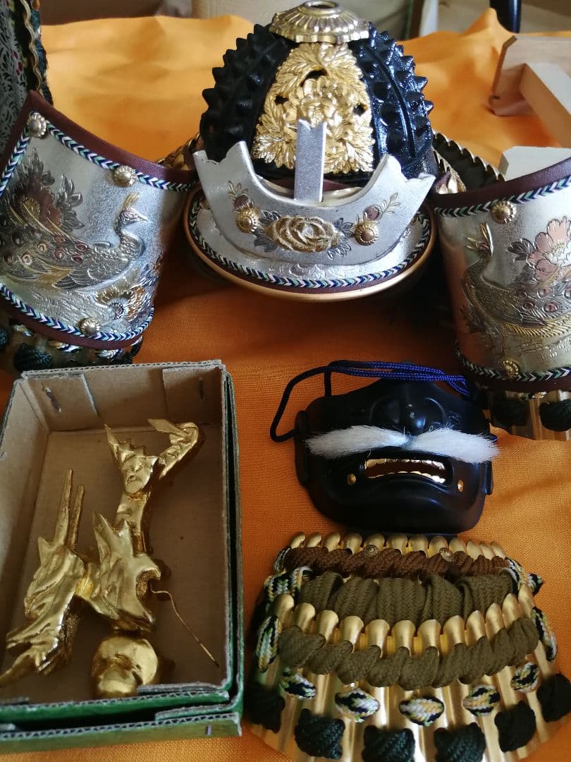 五月人形 大鎧 12号 忠保 兜 鎧飾り 小物、飾り台、組立説明書付 豪華