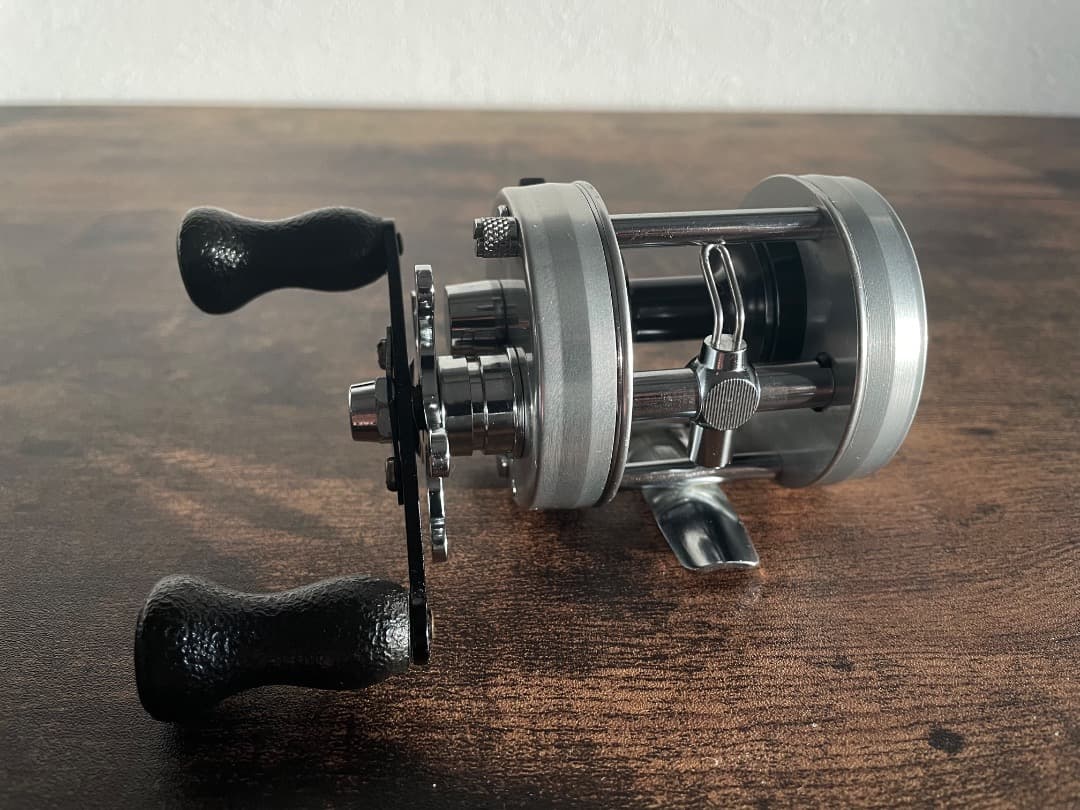 ABU Ambassadeur 2500C IAR アブ アンバサダー シルバー