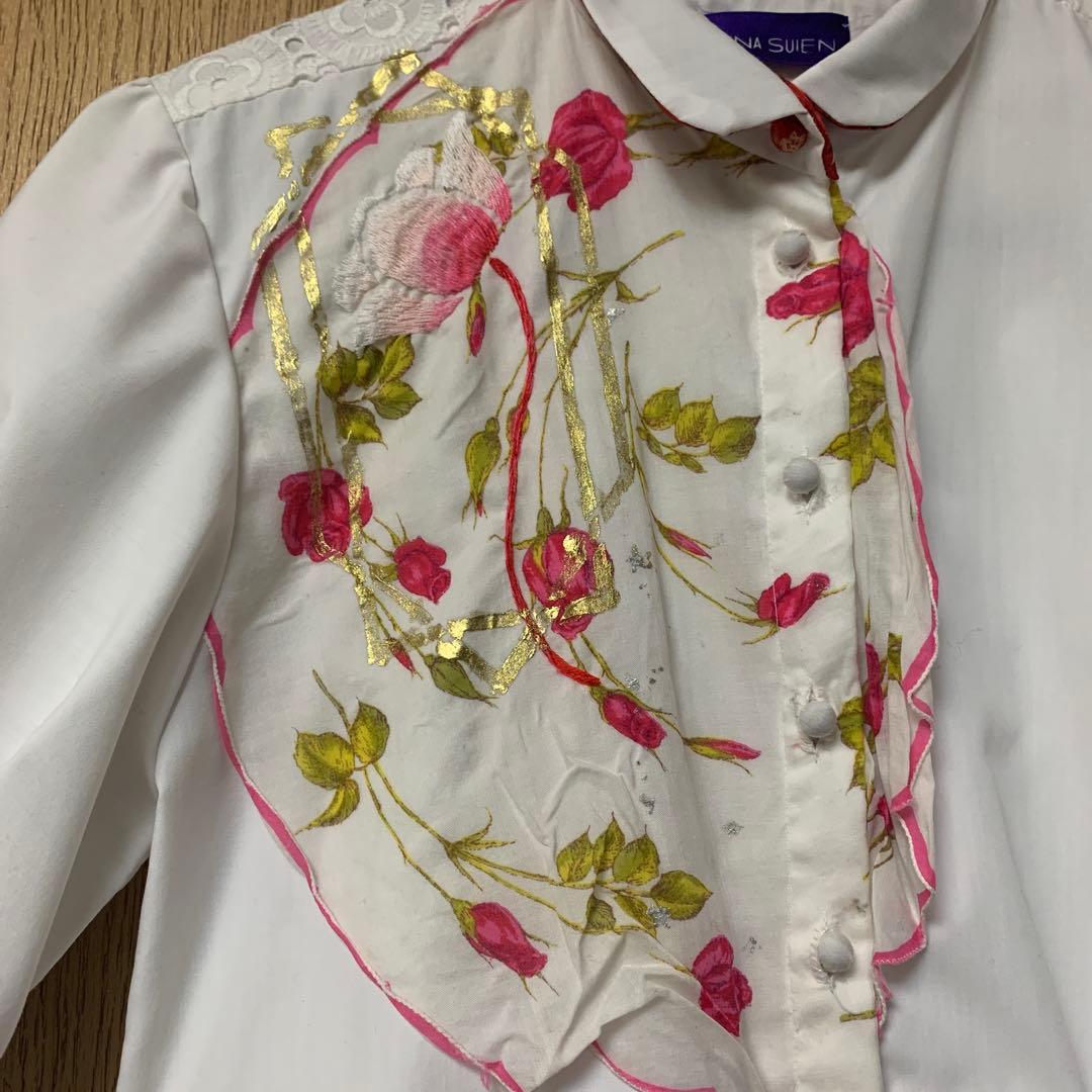 SINASUIEN 半袖刺繍ブラウス　箔プリント