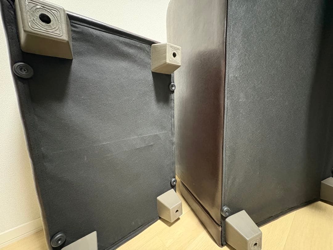 ブラウン合成皮革2人掛けソファ　オットマン　クッション2つ