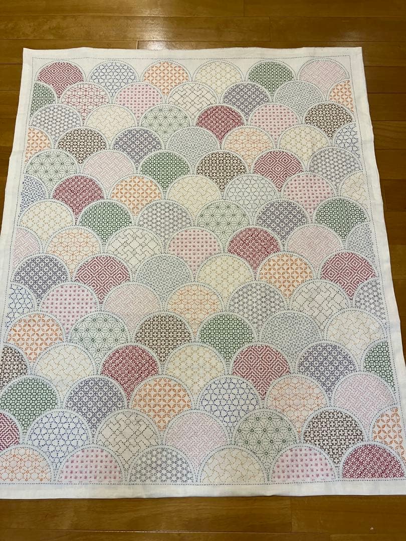 ホビーラホビーレ♡ 刺し子のサンプラークロス《青海波》　完成品