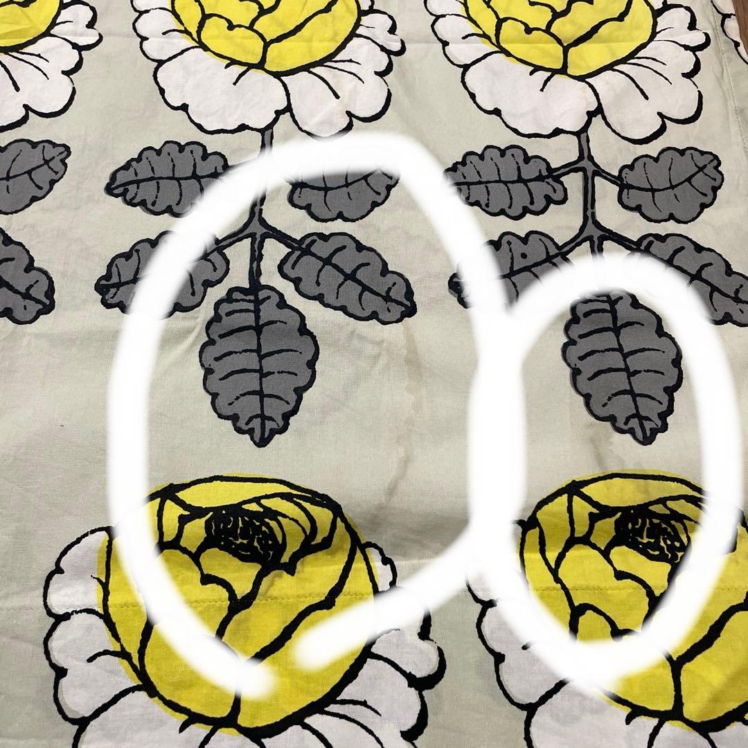 カーテン　マリメッコmarimekkoマーライスルースMaalaisruusu