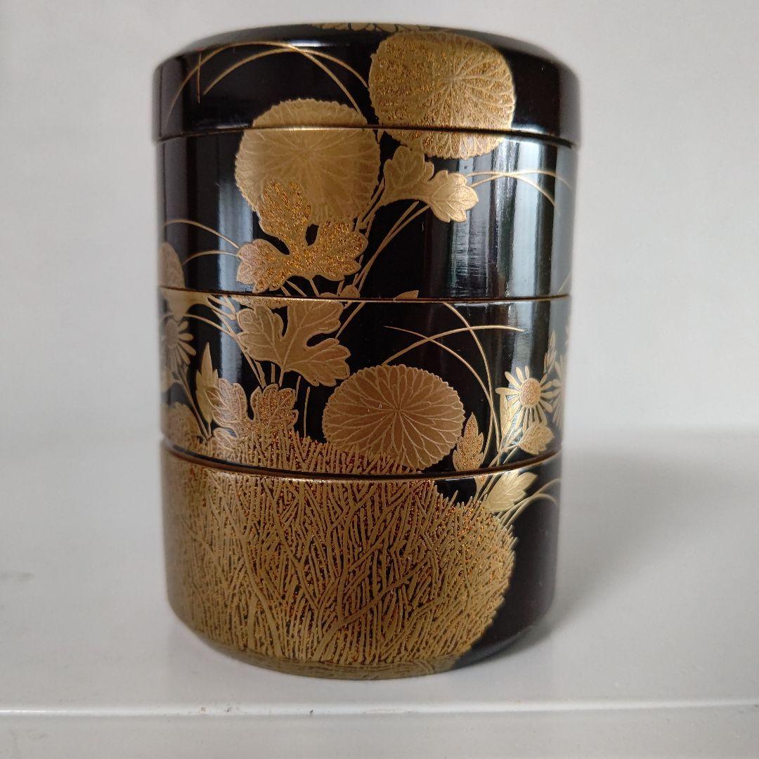 香道具　重香合　秋草蒔絵時代物　四段高さ7.5口径5.5 流派　御家流？美品