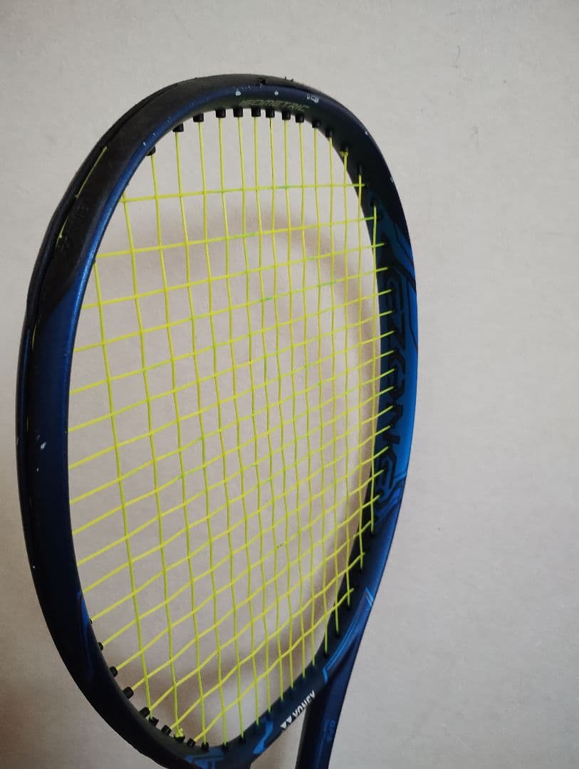 YONEX　EZONE　FEEL テニスラケット 2本セット(ケース付き)