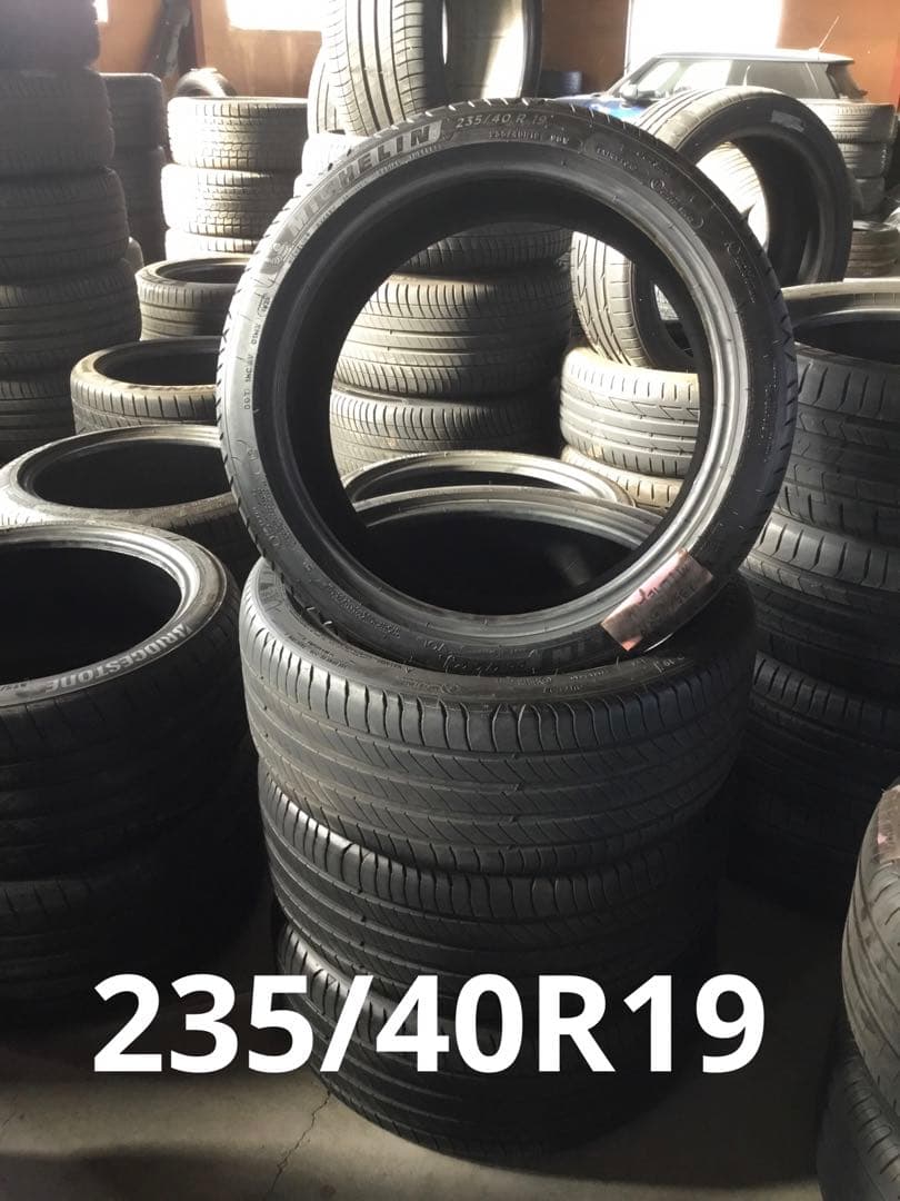 MICHELIN 235/40 R19 タイヤ