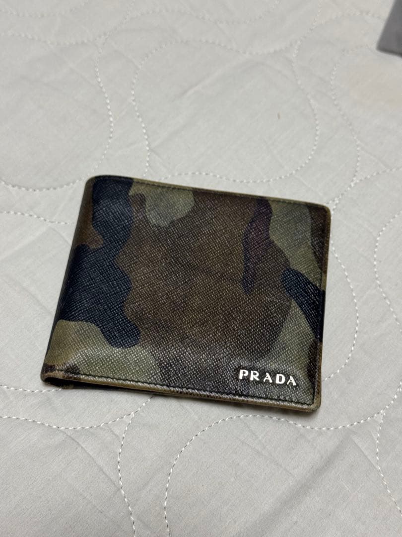 m*o様 PRADA 財布　二つ折り