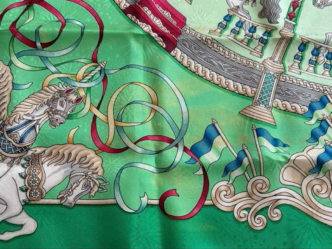 HERMES 馬メリーゴーランド柄 シルクスカーフ