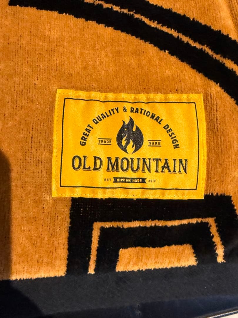 OLD MOUNTAIN kakemono キャメル