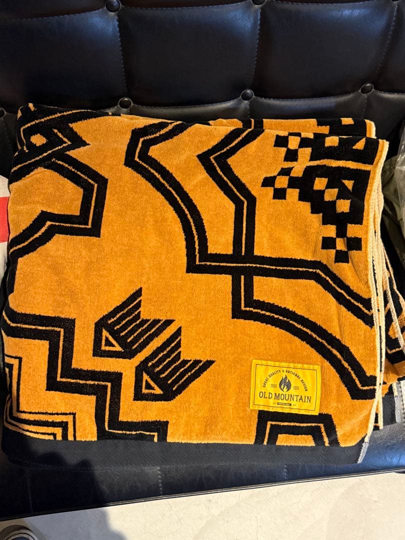 OLD MOUNTAIN kakemono キャメル