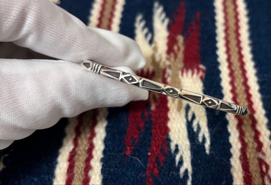 ナバホ族 Jennifer Curtis バングル