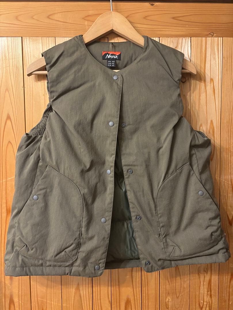 NANGA オリーブグリーン ノースリーブダウンベスト
