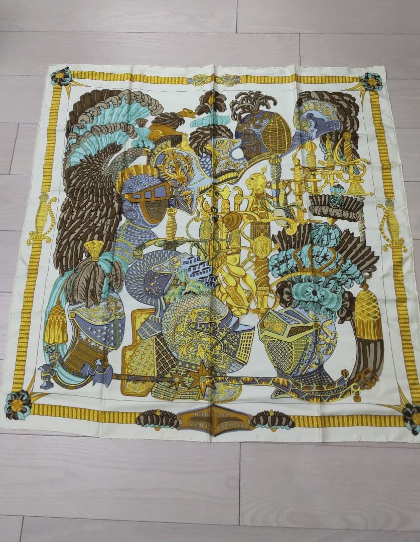 HERMESのスカーフ　大判