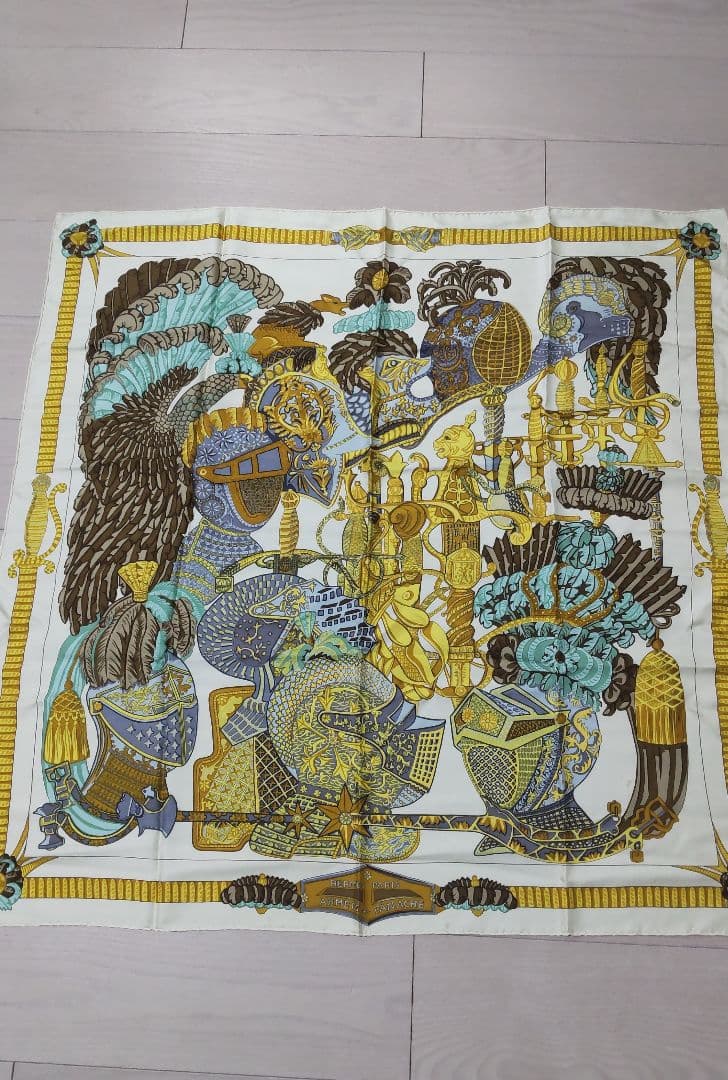 HERMESのスカーフ　大判