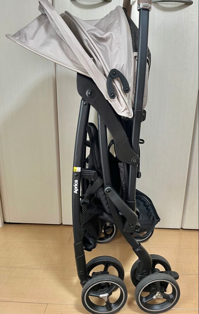 【未使用レインカバー付】アップリカ　マジカルエアーフリー　ベビーカー