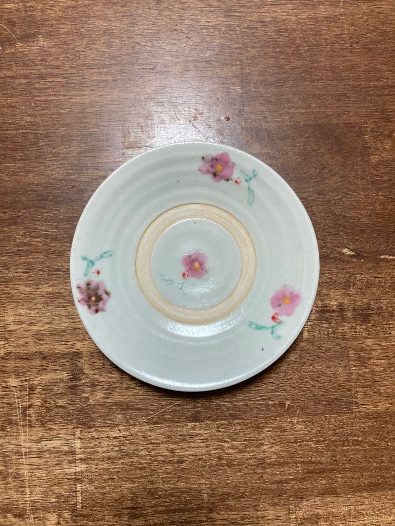 伊藤聡信　花柄装飾の８寸皿