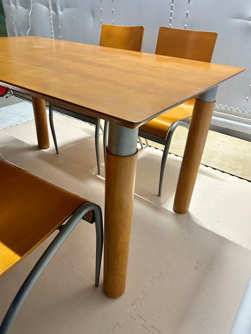 310 ニトリ ダイニングテーブル 幅135 木製 食卓 北欧風 ナチュラル　a