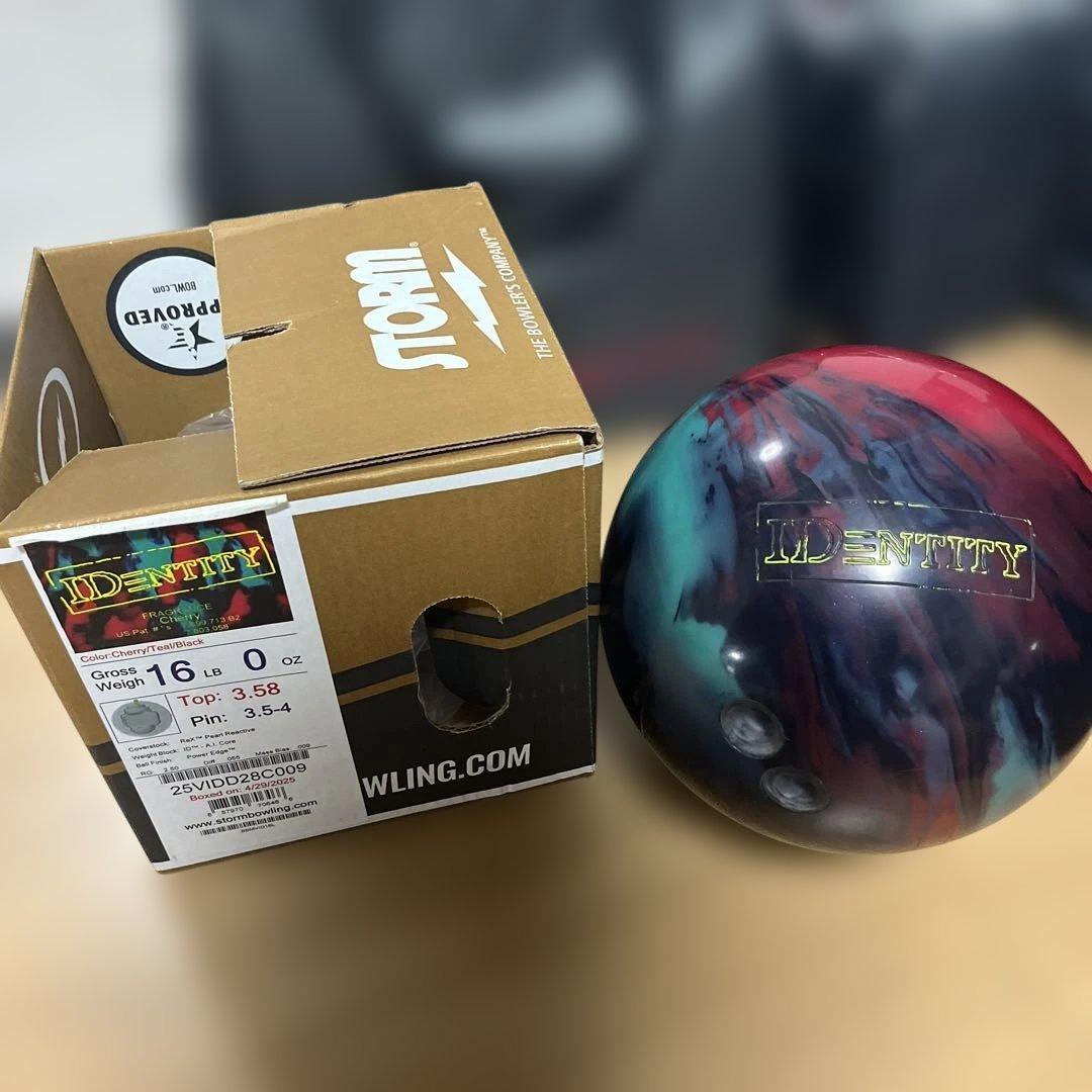 ストーム　アイデンティティ　16ポンド　サムレス　プラグ無し