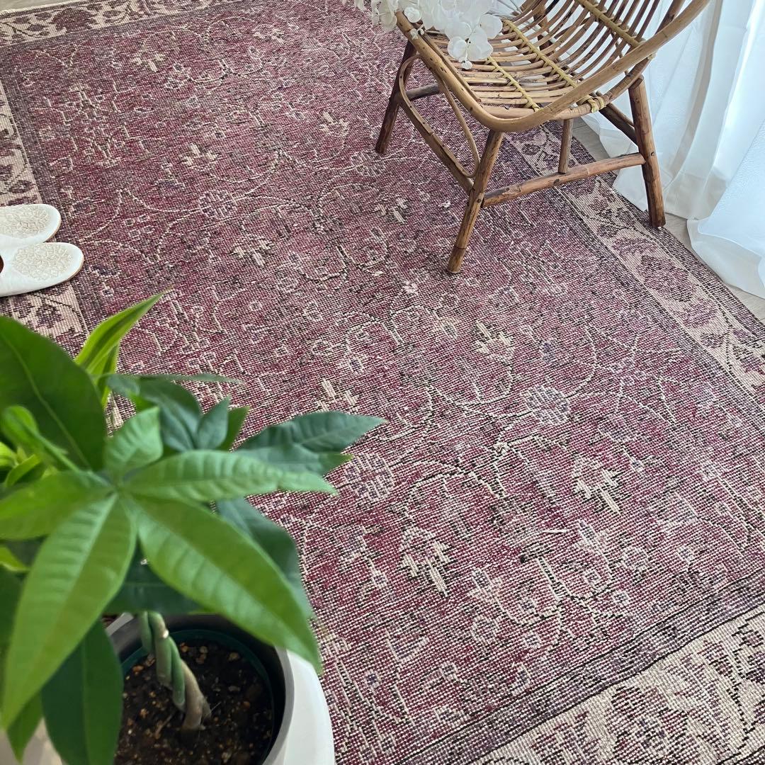 レッドパープル✳︎114×204✳︎ 囲みフラワー　ミルキー　トルコヴィンテージラグ