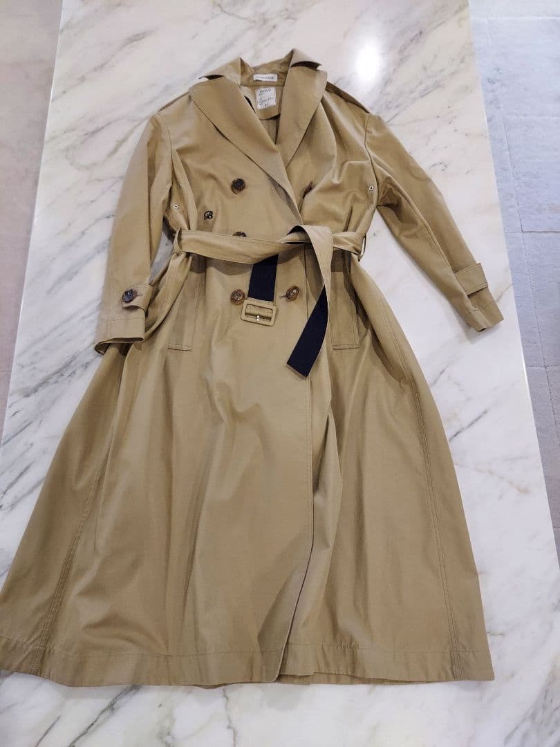 マディソンブルー トレンチコート
