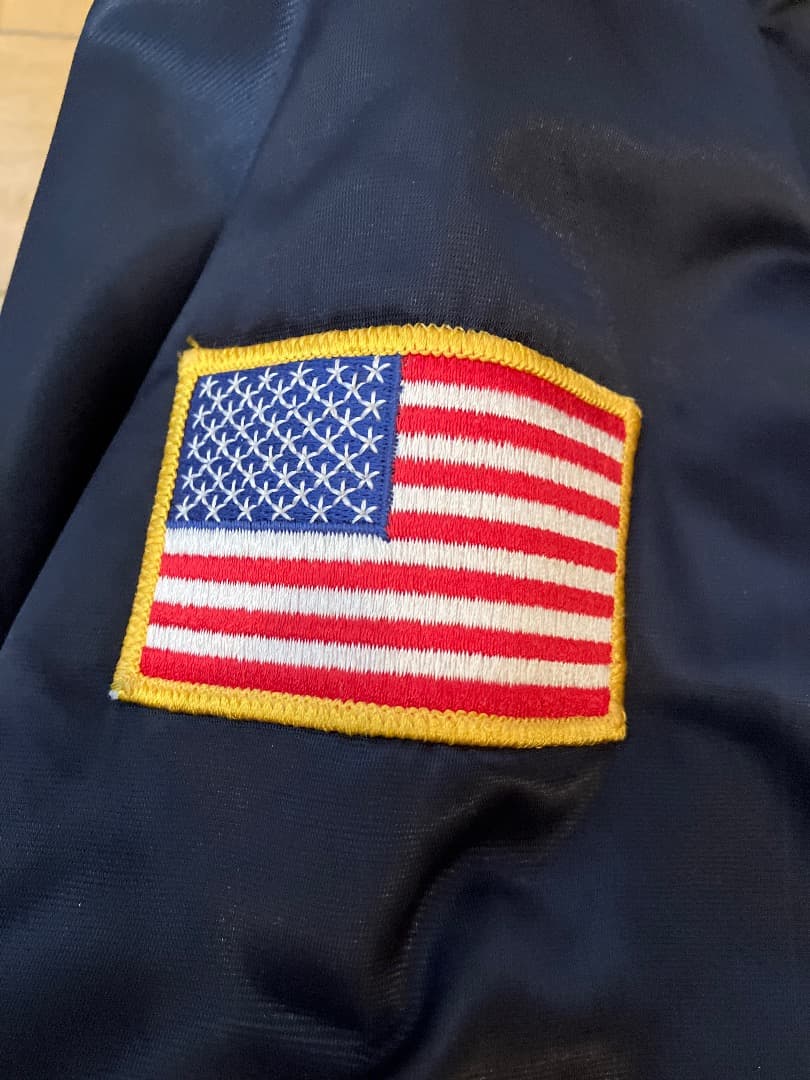 ニュヨークヤンキーススタジアムジャンパーマジェスティック