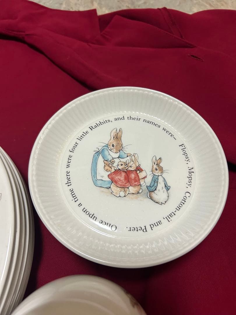 ピーターラビット　食器セット　新品　２６点